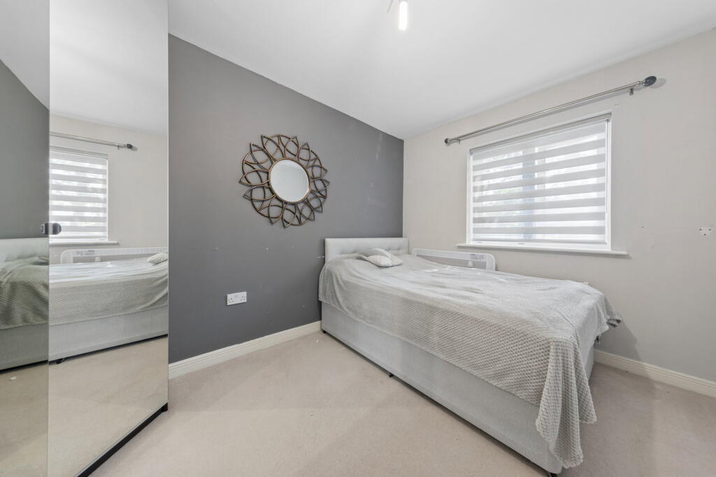Squirrels Close, Swanley, BR8 7FJ photo 5