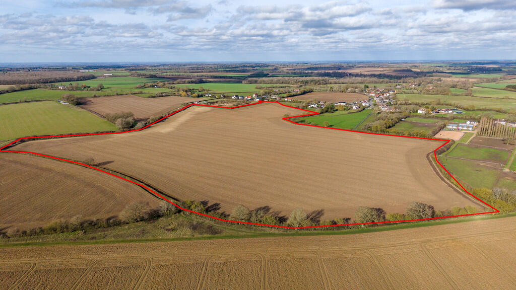 Land Nr Kirtling and Ashley photo 5