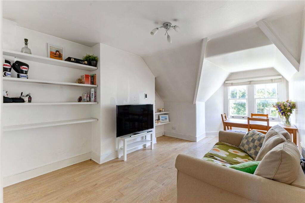 Larkhall Rise, London, SW4 photo 2