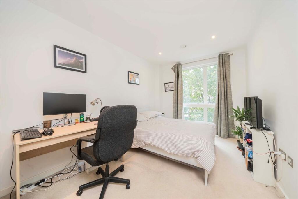 Apartment in London - More