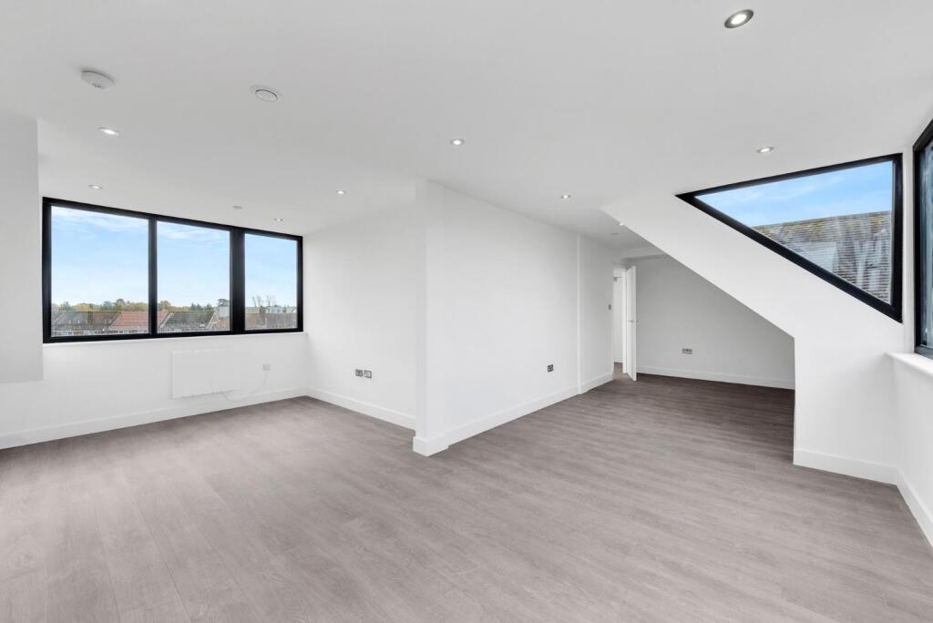 Apartment in Redhill - View 4