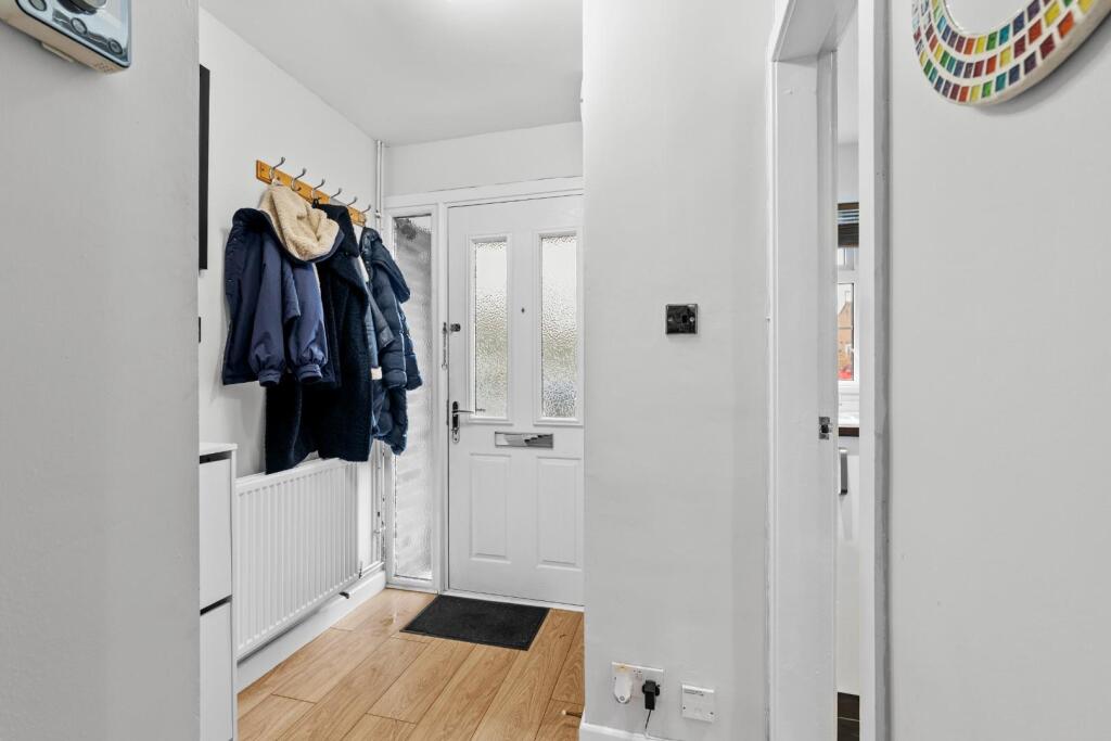House in Warwick, Whitnash - View 5
