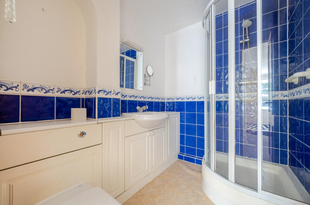 Apartment in Wokingham - View 5