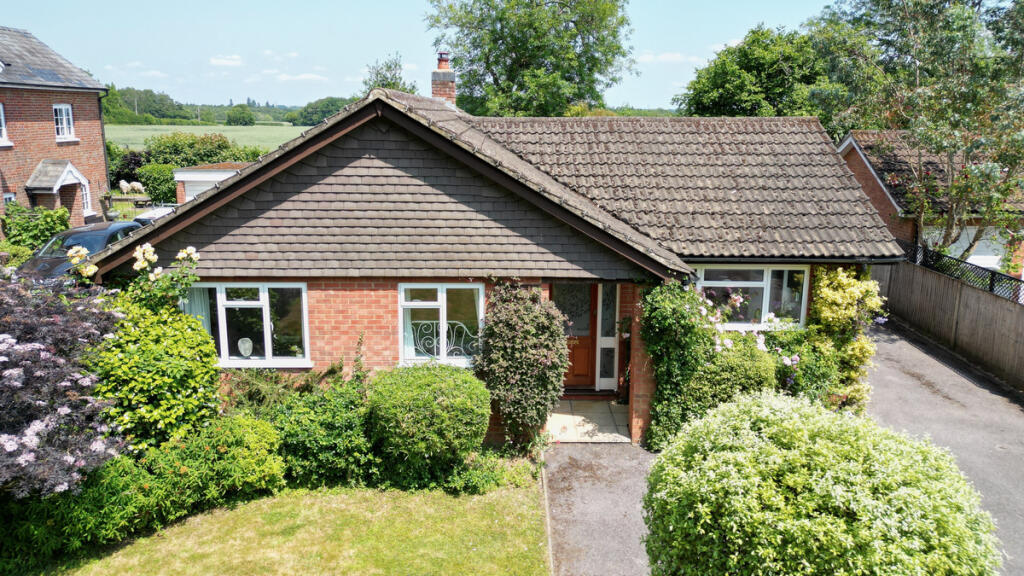 3-bed house on Nairdwood Lane, Prestwood , Great Missenden, HP16, £785,000