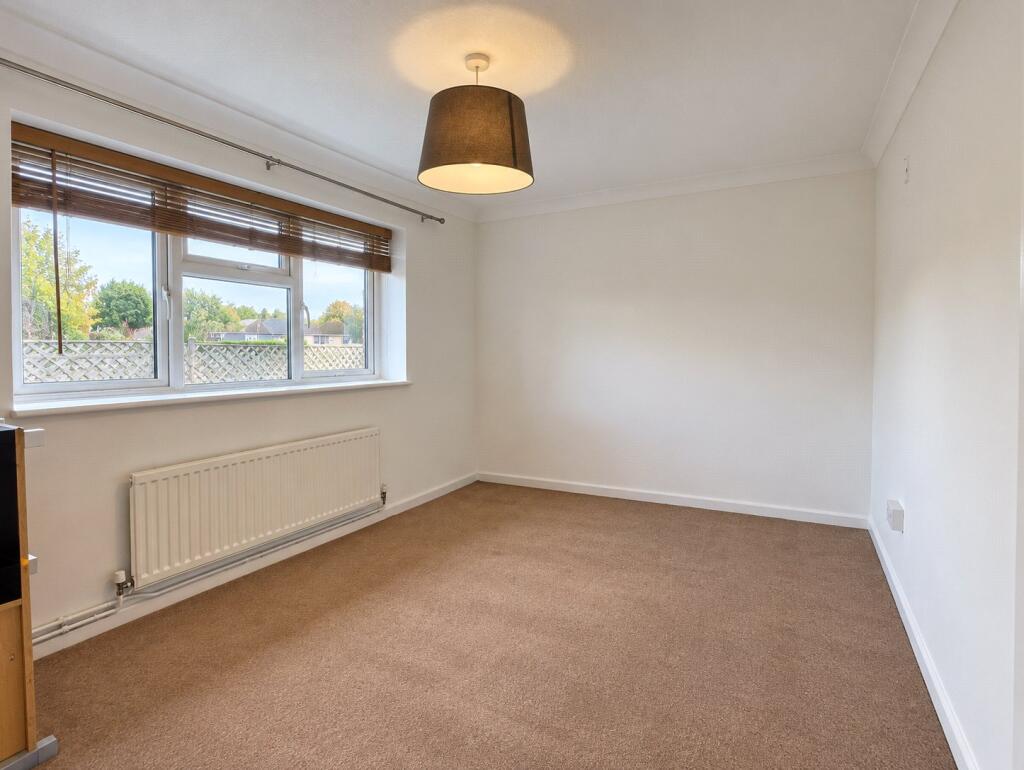 Apartment in Harlow, Hare Street - View 4
