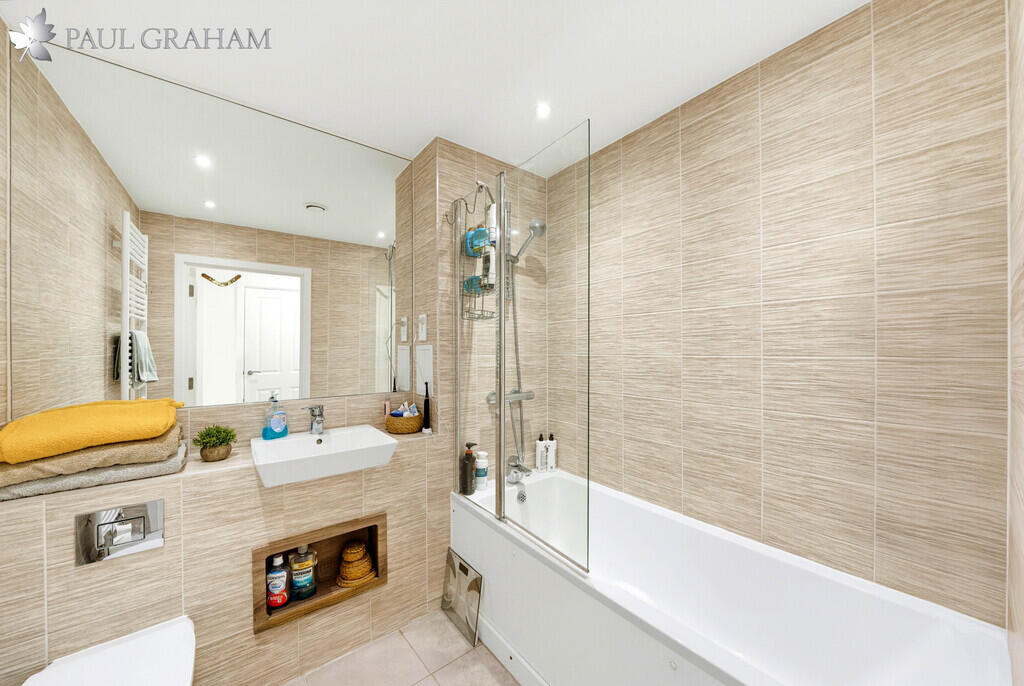 Apartment in London, Hackbridge - View 5