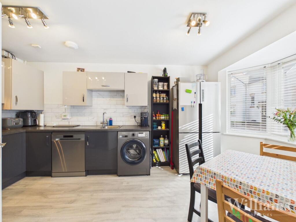 House in Hemel Hempstead, Berryfields - More