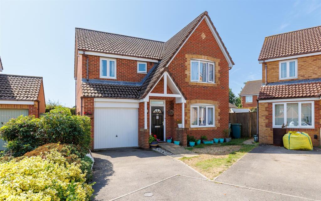 Main image of property: SPACIOUS FAMILY HOME - The Slipway, Cowes