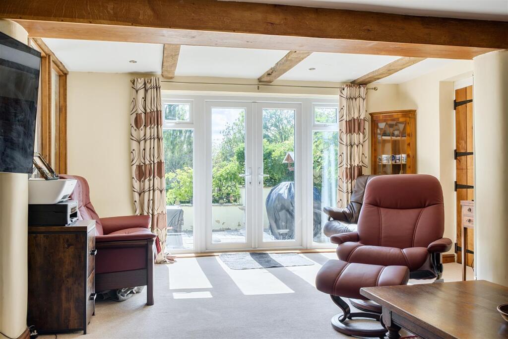 House in Child Okeford, Dorset - View 5