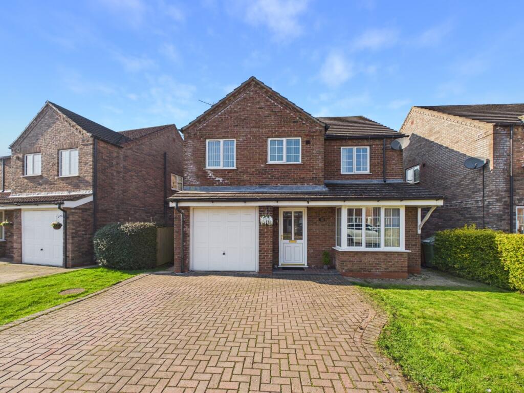 Main image of property: Hallam Close, Barrow-upon-humber, Lincolnshire, DN19 7FD