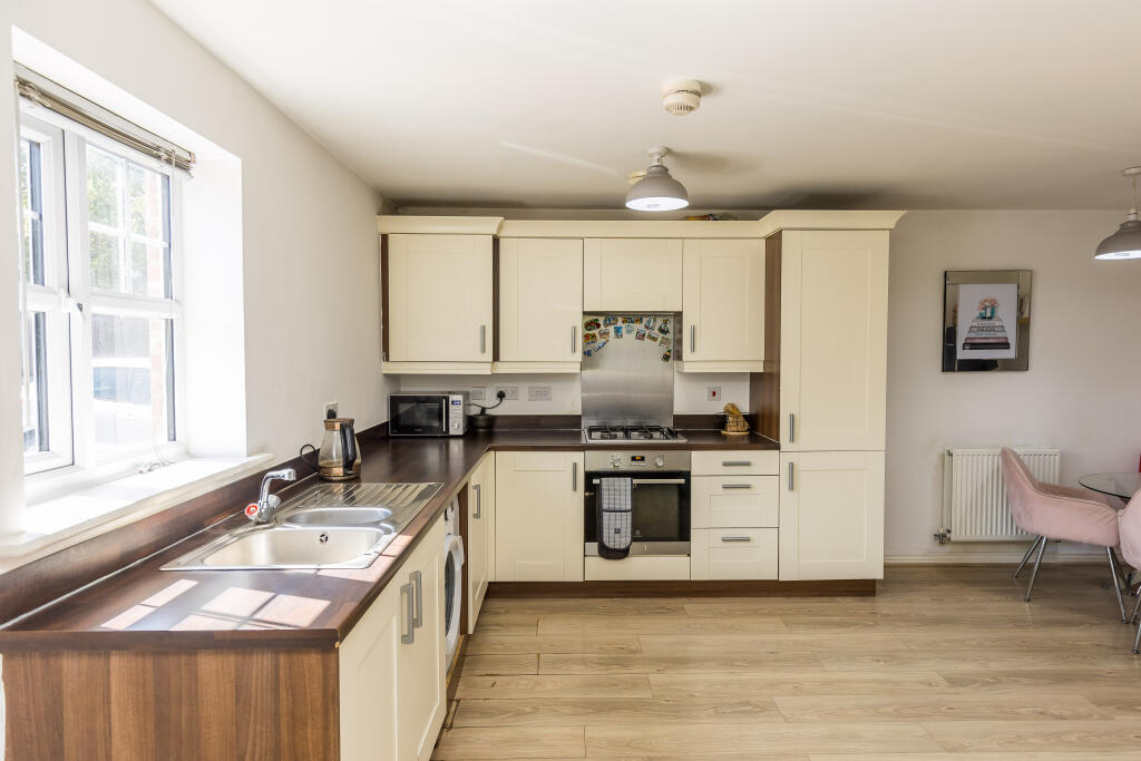 Apartment in Pen-y-ffordd, Flintshire - View 3