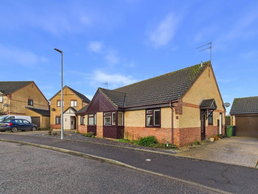 2-bed semi-detached on Alfric Close, Loddon, £235,000