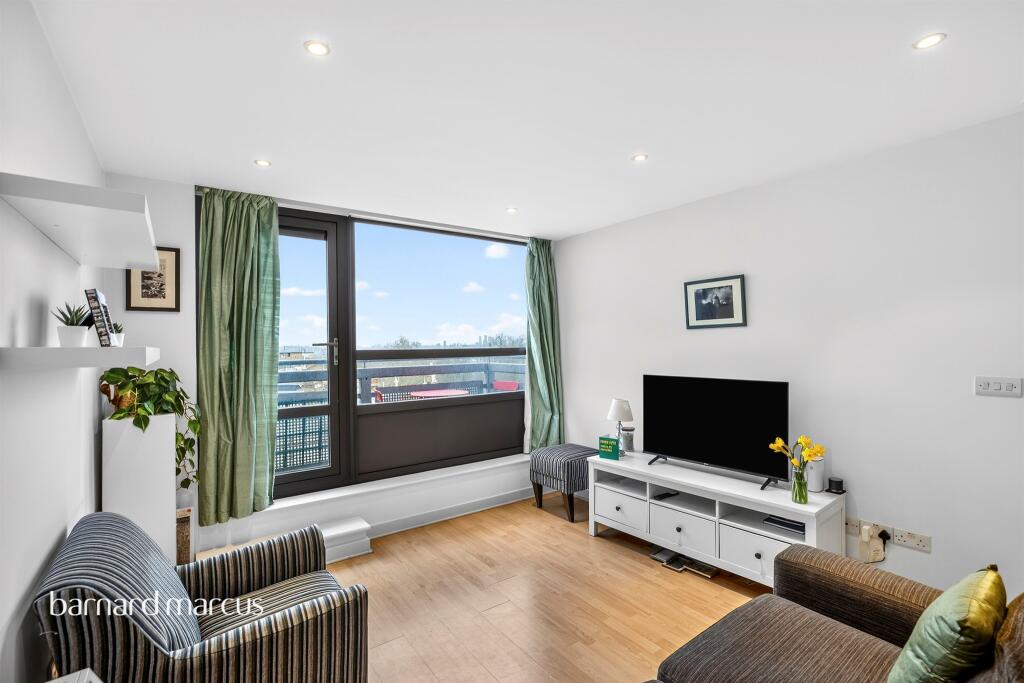 Main image of property: New Park Road, London