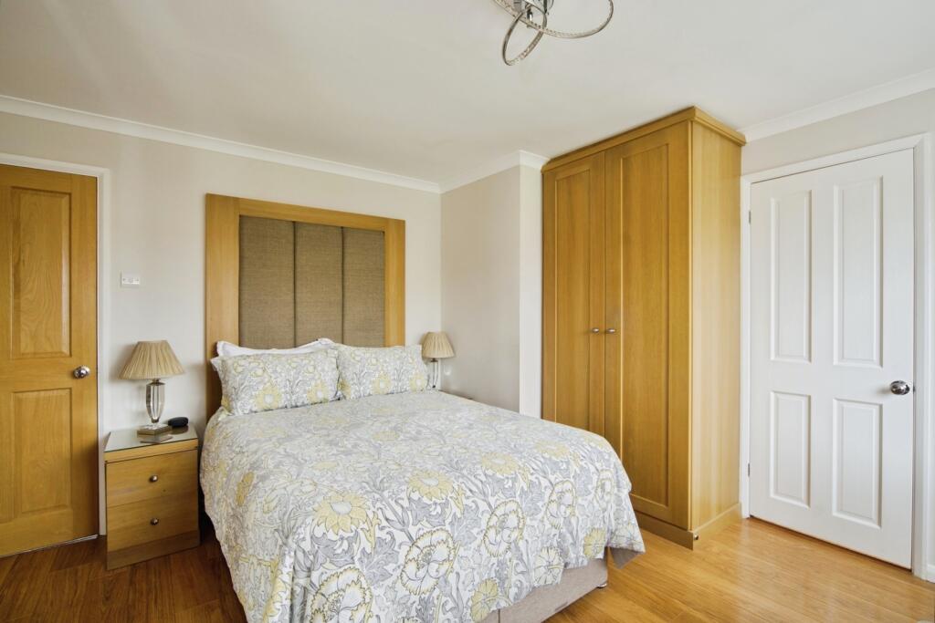 House in Enfield - View 4