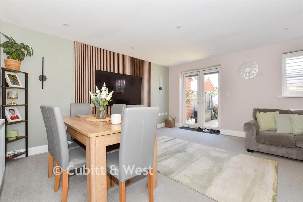 House in Redhill - View 5