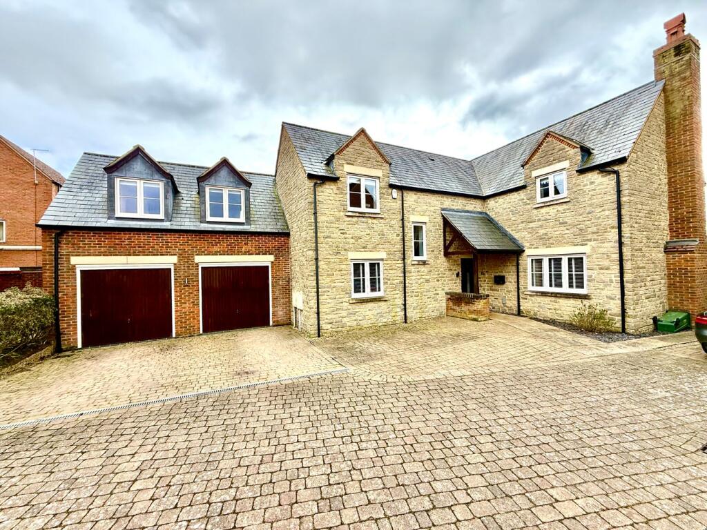 Main image of property: Cuckoo Hill Rise, Hanslope, Milton Keynes, MK19