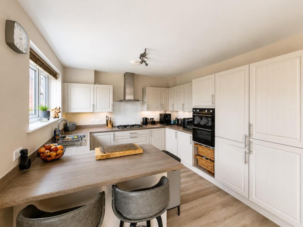 House in Stroud, Draycott, Cam - More