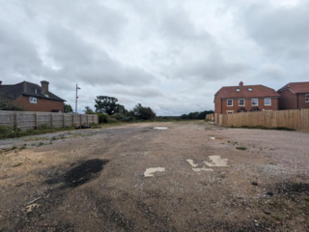 Windmill Hill, Hailsham, BN27 photo 3