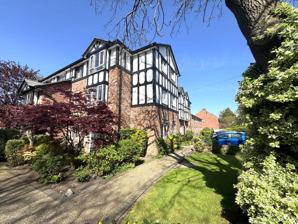 Main image of property: The Crescent, Cheadle, SK8 1PS