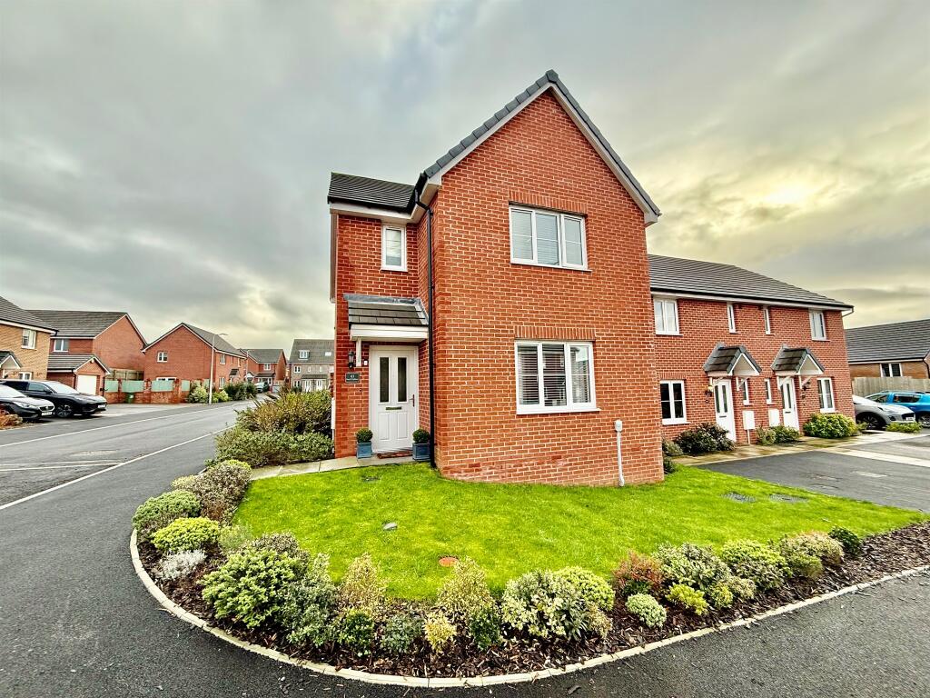 Main image of property: Heol Y Gylfinir, Llanilid, Pontyclun