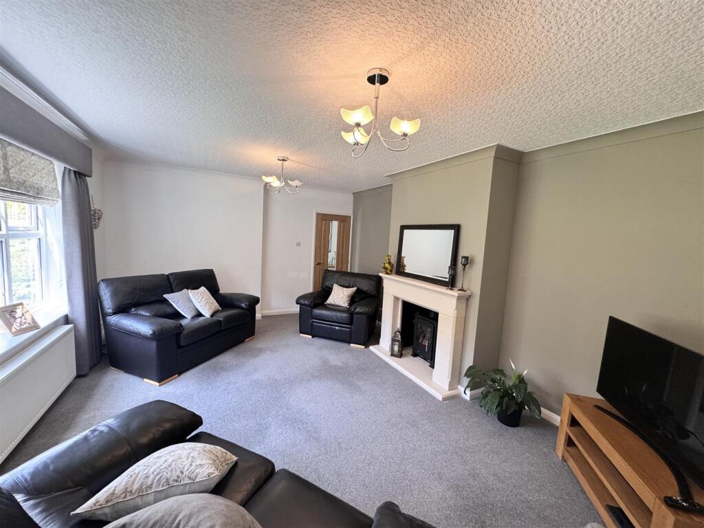 Devonshire Drive, Barnsley, S75 1ED photo 4