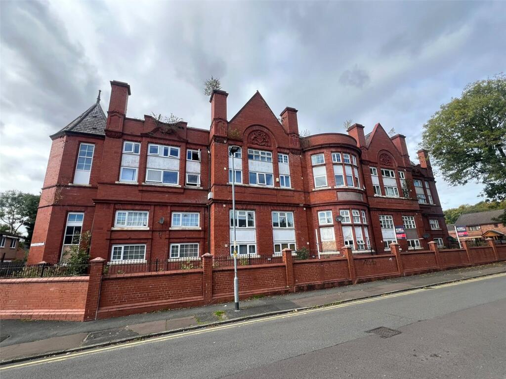 2-bed flat on Old School Drive, Manchester, Greater Manchester, M9, £60,000