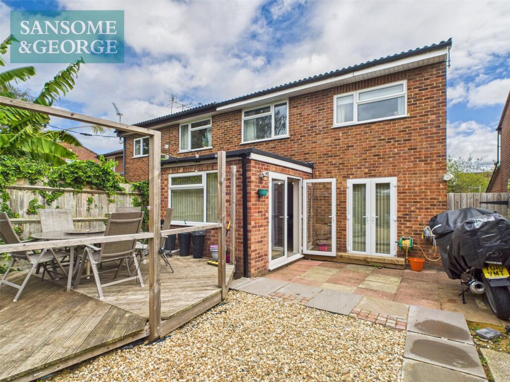 Main image of property: Hawkesbury Drive, Calcot, Reading, Berkshire, RG31