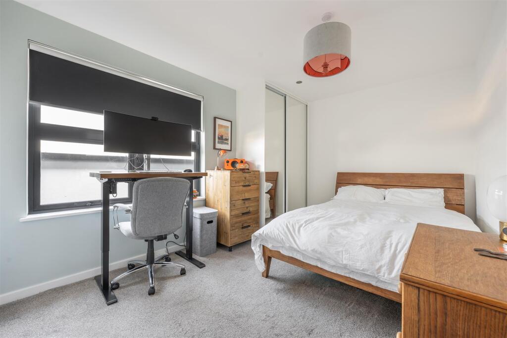 Apartment in London, Bethnal Green - More