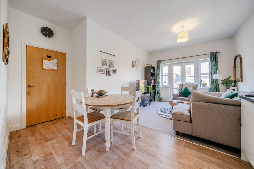 Apartment in London - More