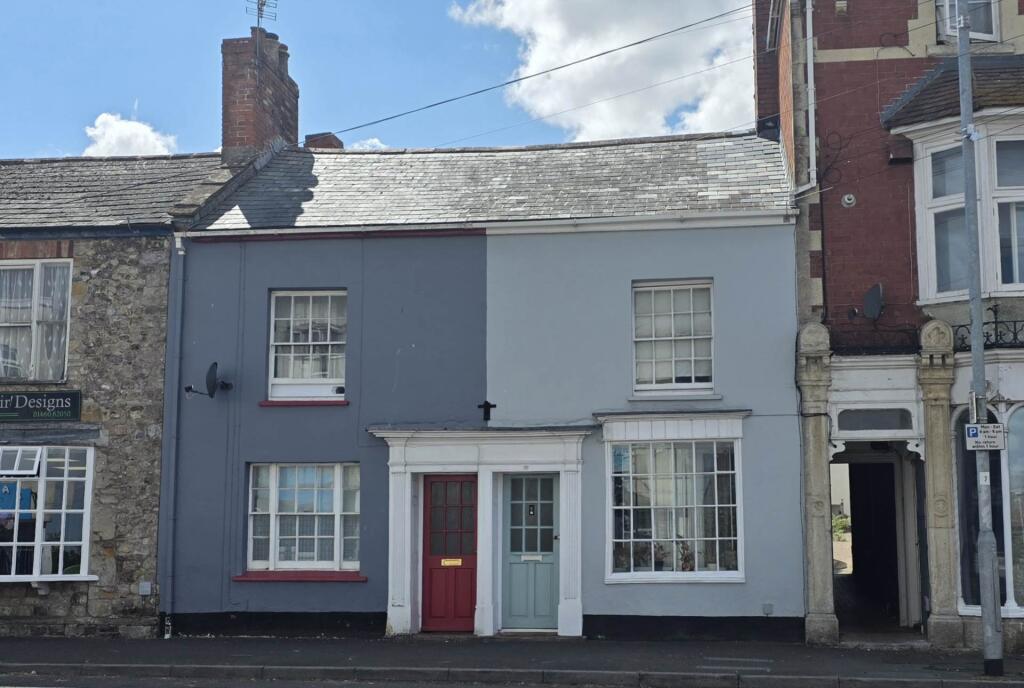 Main image of property: 78 Holyrood Street, Chard, TA20 2AH