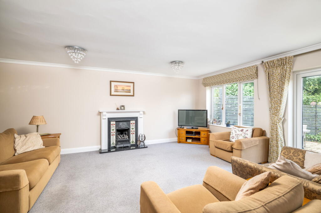 House in Aston Clinton, Buckinghamshire - More