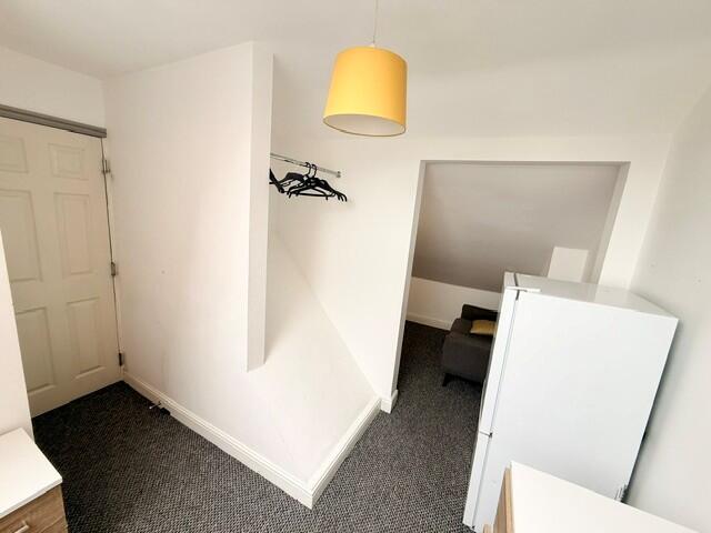 House in Kettering, Avondale - View 3