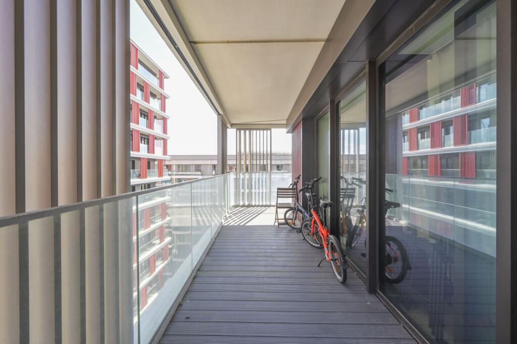 Apartment in London, Royal Wharf, Silvertown - More