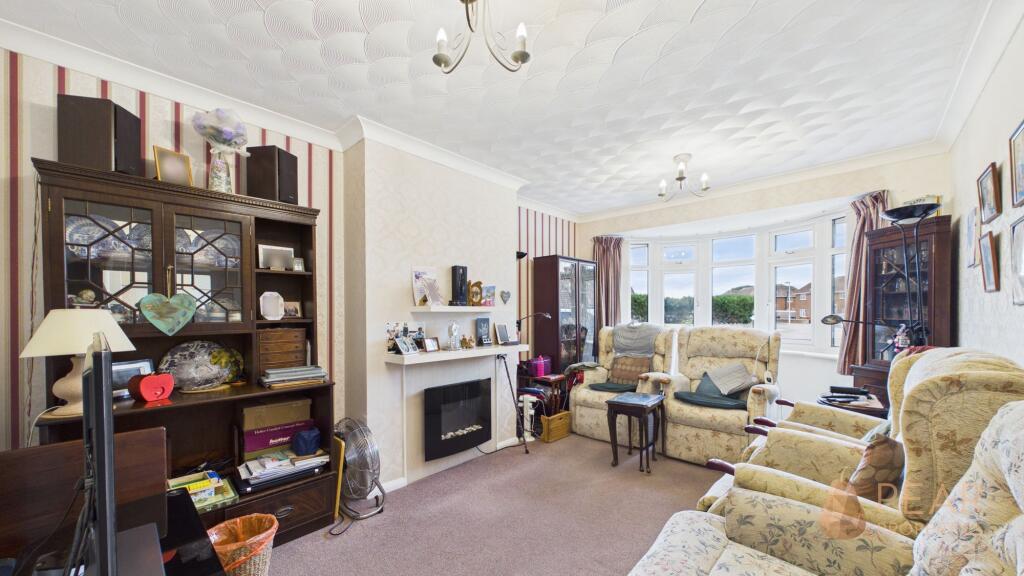 Sackville Crescent, Worthing, BN14 photo 3