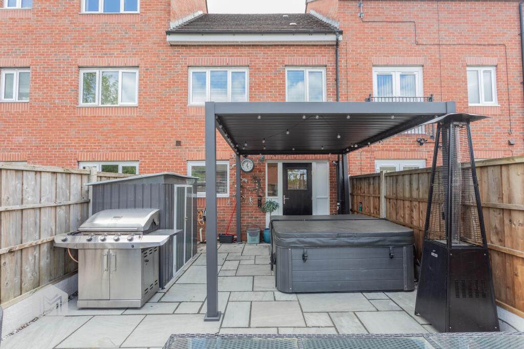 Corn Mill Drive, Farnworth, BL4 photo 4