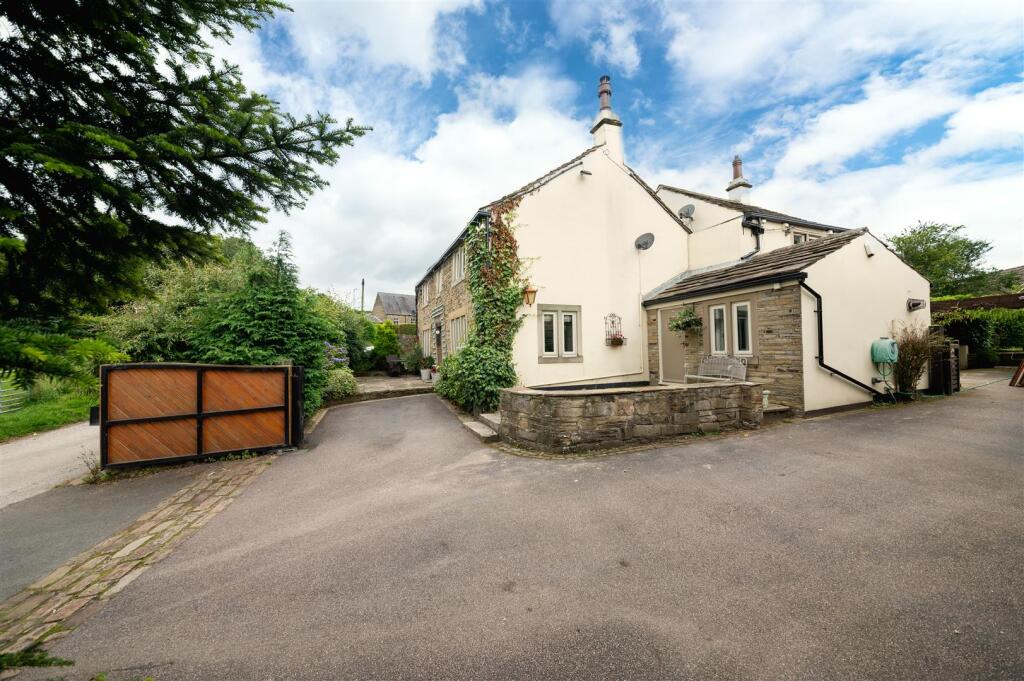 Thorncliffe Lane, Emley, Huddersfield - View 2