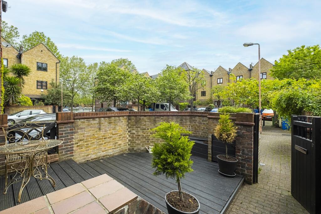 2 bedroom semi-detached house for rent