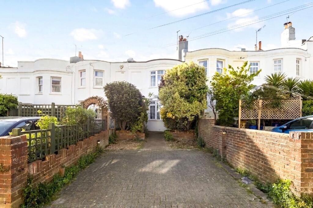 Main image of property: North Gardens, Brighton, BN1