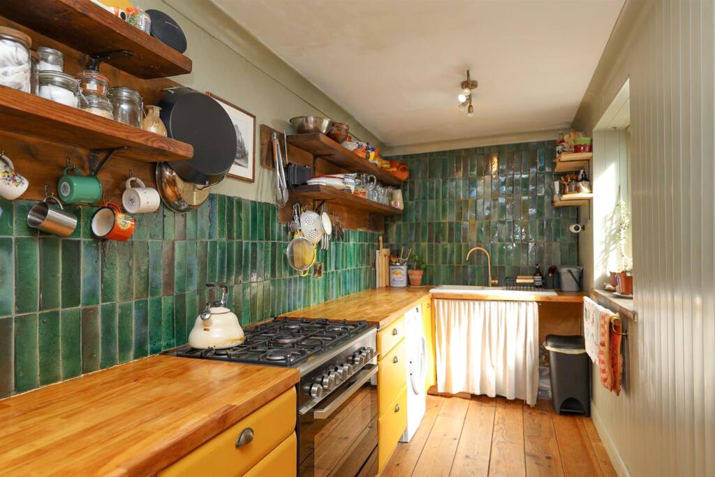 House in Tonbridge - More