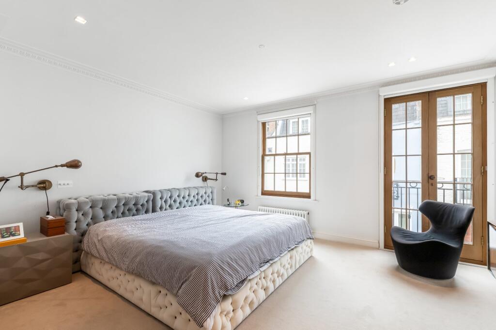 House in London, Knightsbridge - More