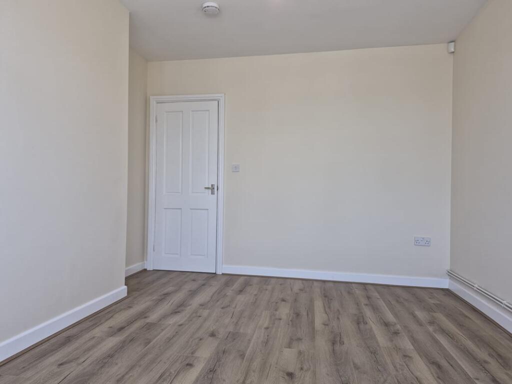 Apartment in Walsall, Coal Pool - View 4