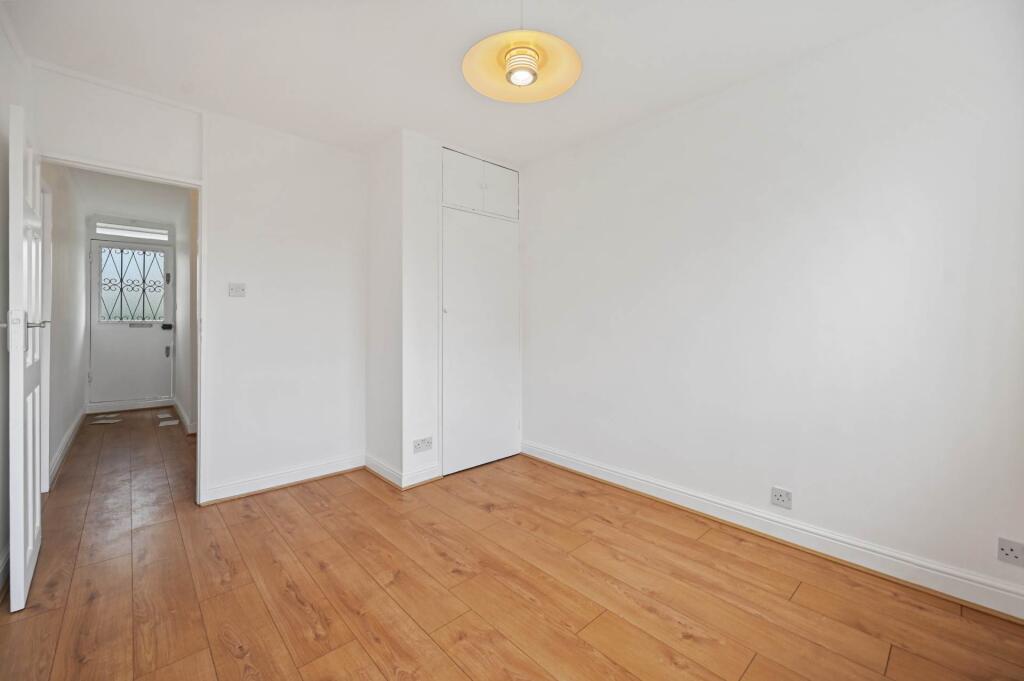 Apartment in London, Churchill Gardens Estate, Pimlico - View 5
