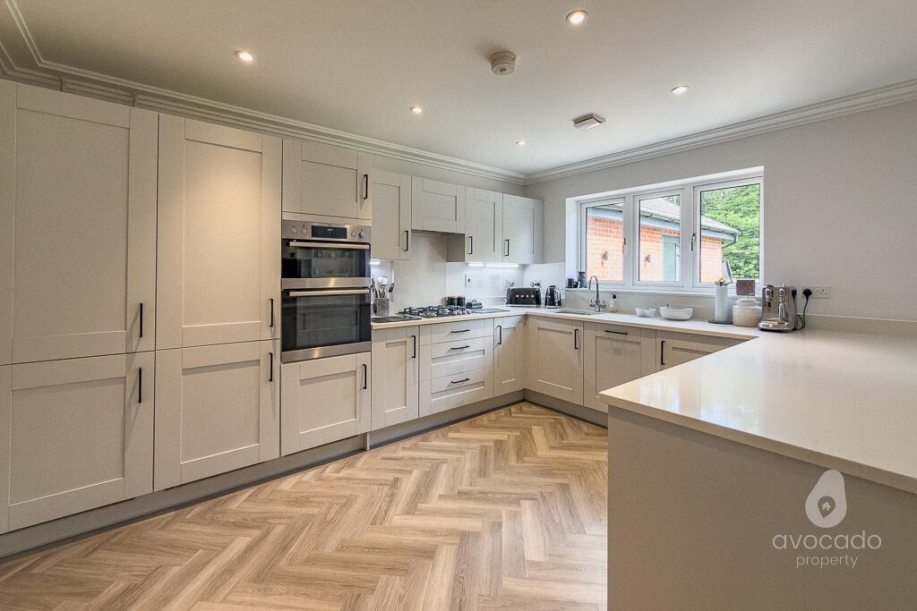House in Binfield, Amen Corner (North), Temple Park - View 2