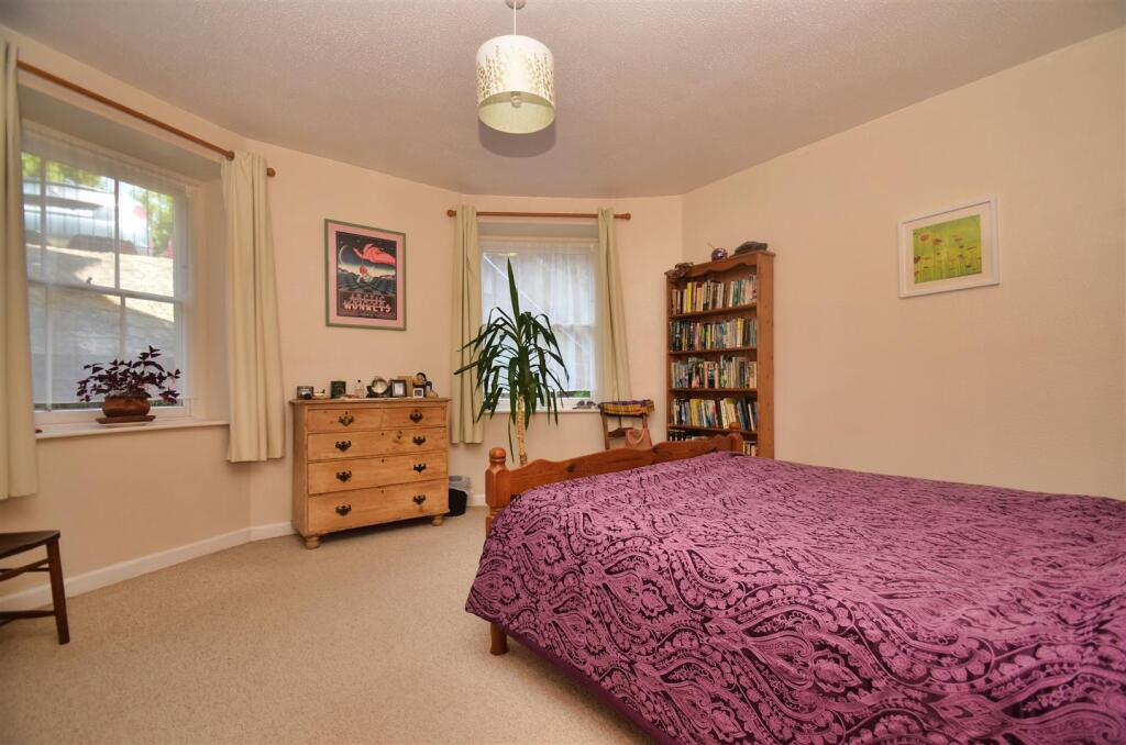 Apartment in Ryde, Elmfield - More