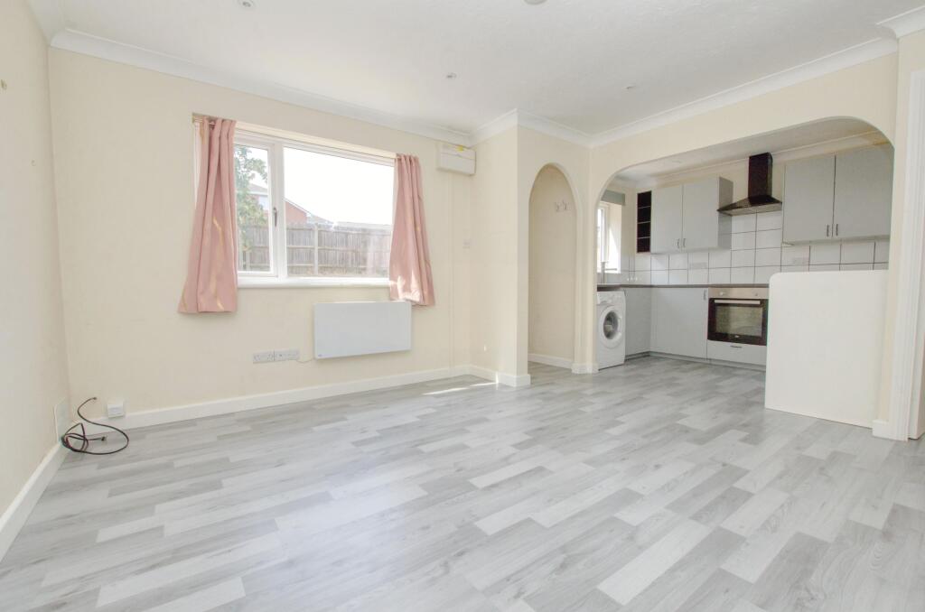 Apartment in Southampton, Botany Bay - View 5