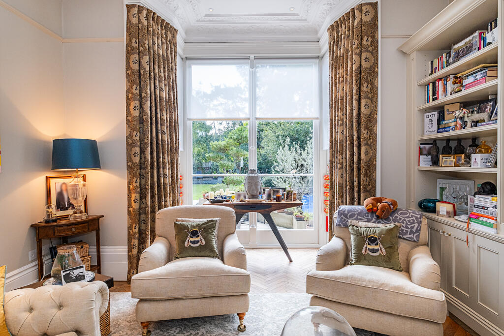 House in Kingston upon Thames - View 4