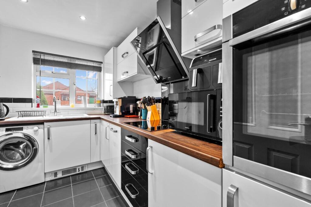 House in Warwick, Whitnash - View 3