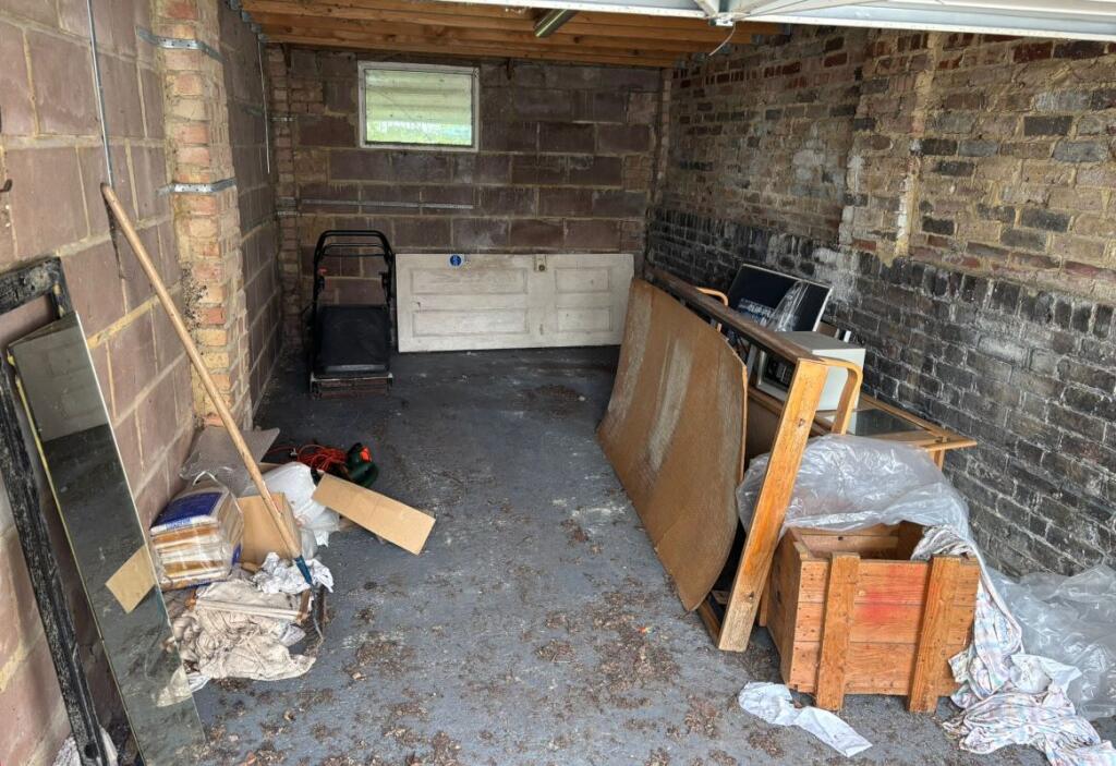 Garage at 16, Florence Road, Brighton, BN1 6DJ photo 5