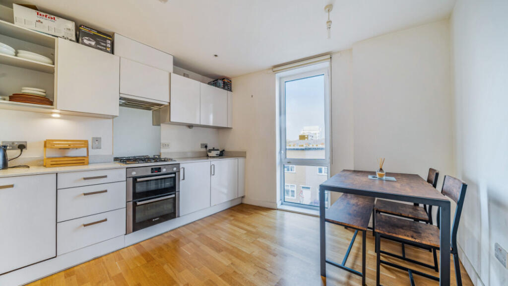 Apartment in London - More