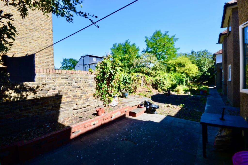 Apartment in London - View 3